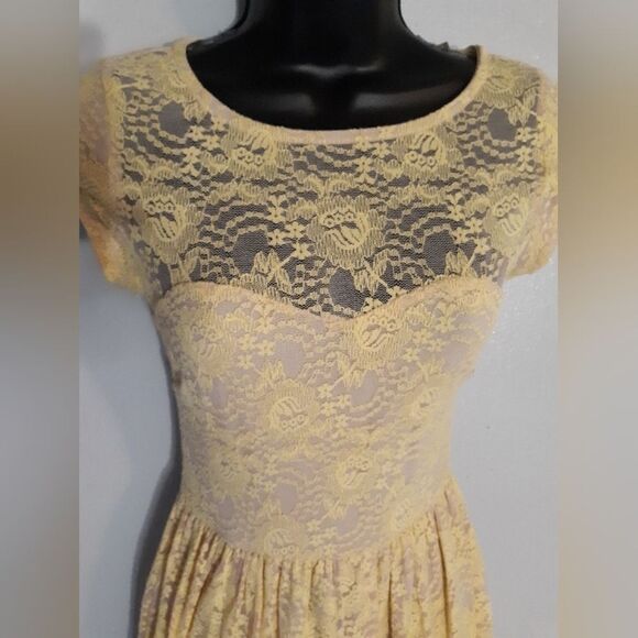 Finn and Clover yellow lace dress - Picture 5 of 6